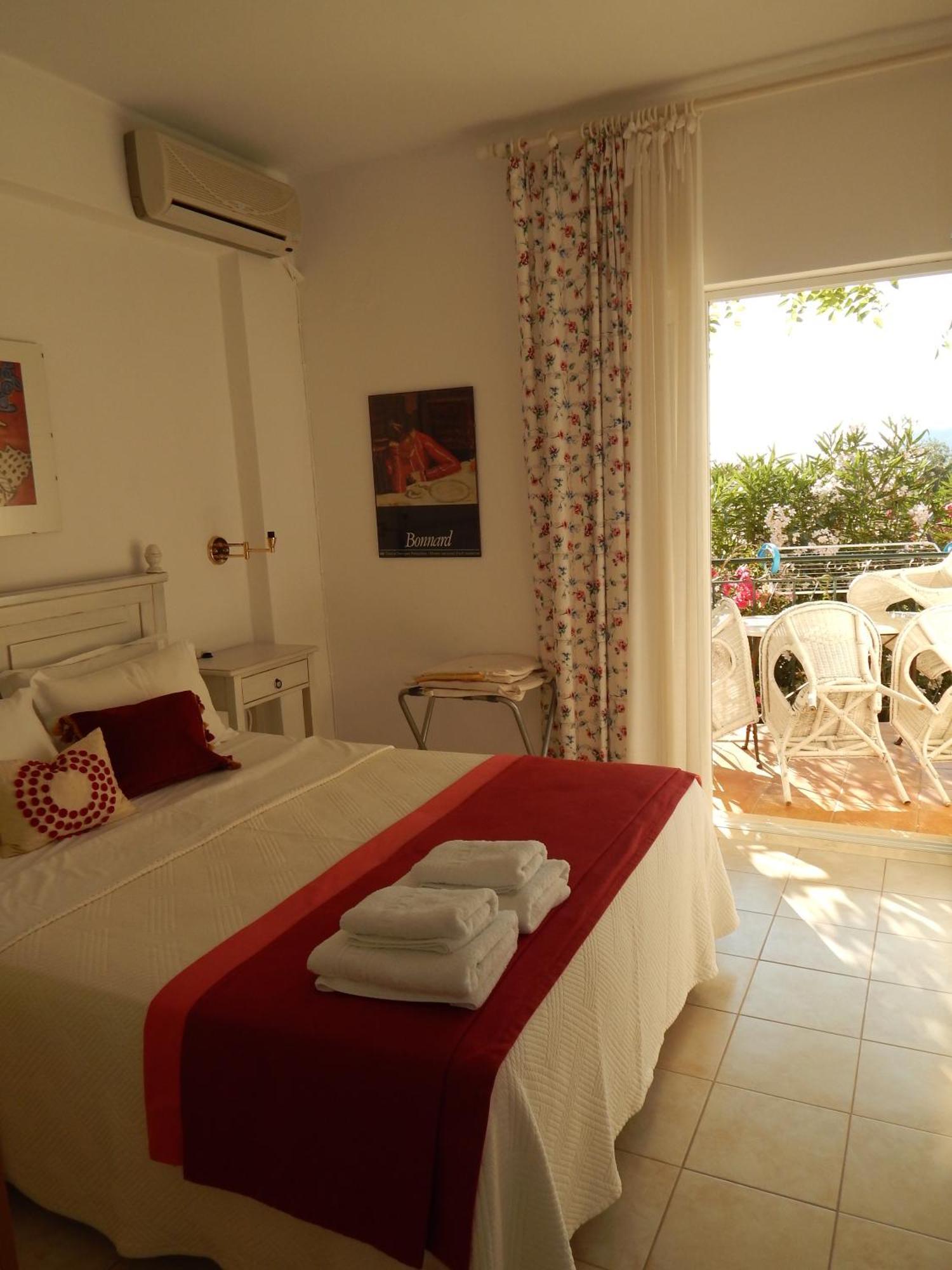 Palmina Mare Villa And Studios Paralia Vrachou Ngoại thất bức ảnh